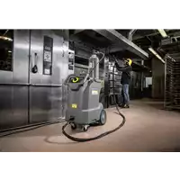 Foto articolo dell\'articolo Kärcher IB 10/8 L2P – Sabbiatrice a Ghiaccio Secco con Produzione Integrata da CO2 Liquida