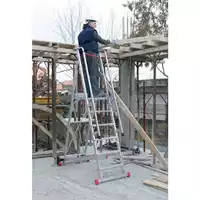 Foto articolo dell\'articolo SM - Scala professionale a forbice in alluminio con area di lavoro protetta